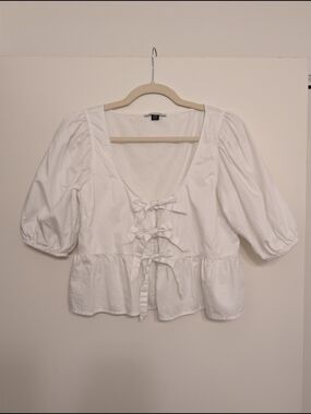 American Eagle Outfitters White Tie-Front Puff Sleeve Blouse